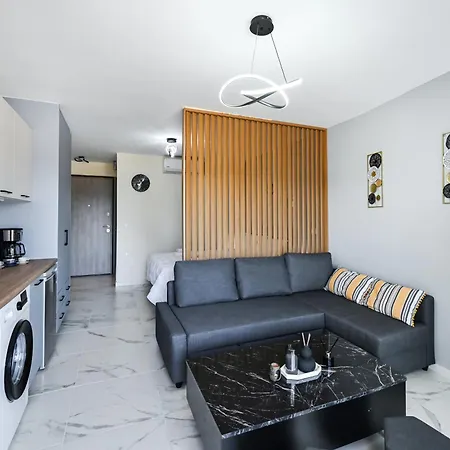 Pearl Apartment Nikiana