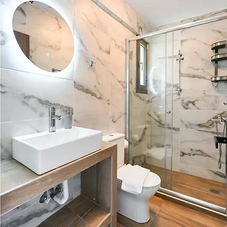 Pearl Apartment